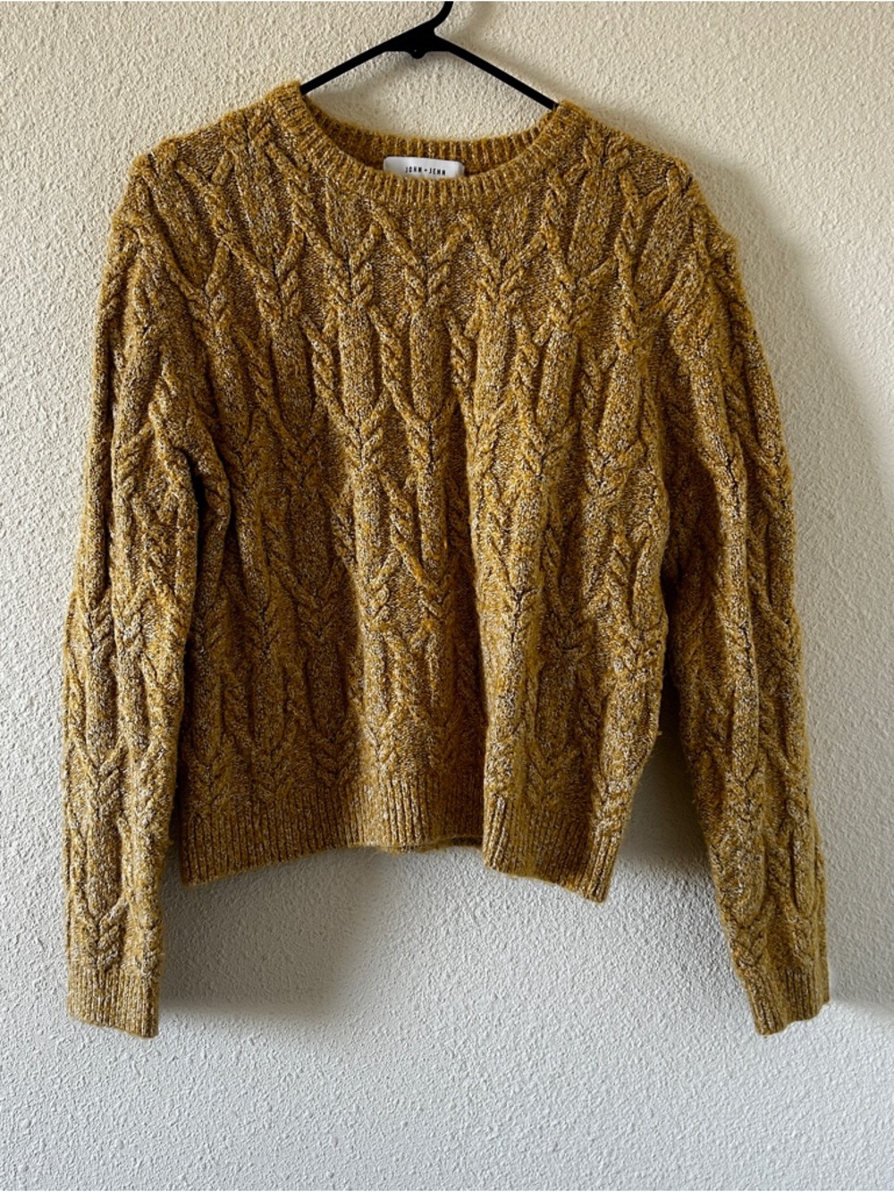 John & Jenn Cozy Gilmore 3D Cable Knit Cabin Sweater Women’s Large Yellow Beige